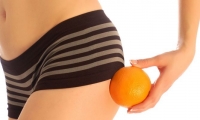 10 consigli per combattere la cellulite: gli alimenti amici e nemici della cellulite